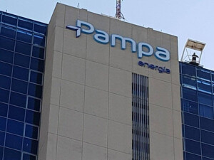 ROTULO GRANDES DIMENSIONES CORONAMIENTO EDIFICIO, TOTEMS Y CARTELERÍA EN PLANTAS PAMPA ENERGÍA